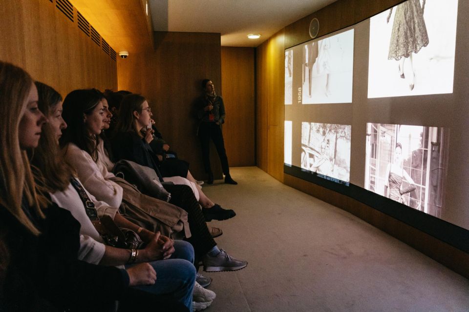 Paris: Tour Musée Yves Saint Laurent Before Opening Hours - Meeting Point