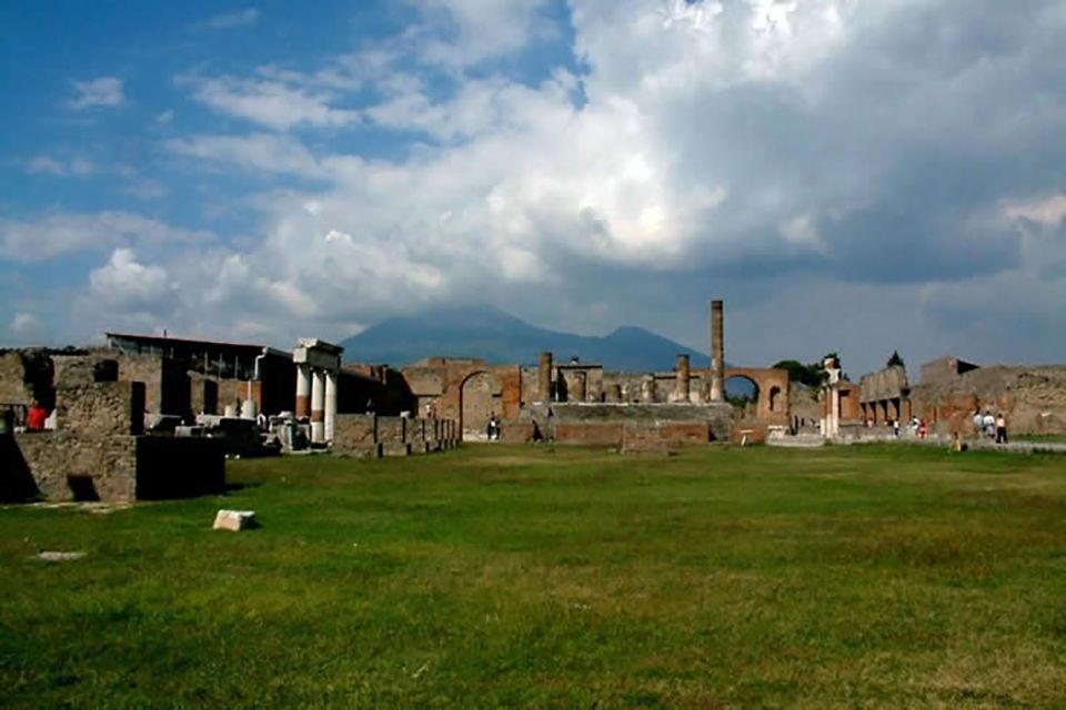 Pompeii: The Daily Life of Ancient Pompeii Private Tour - Important Information