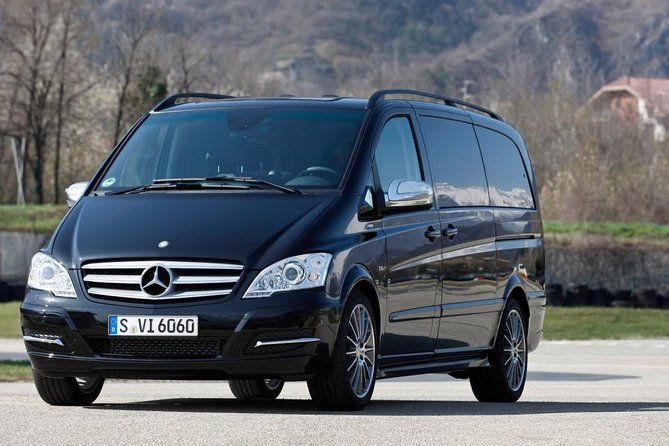 Private Chauffeured Luxury Minivan to Windsor Castle From London - Common questions