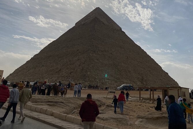 Private Experience to Giza Pyramids & Sphinx and Egyptian Museum - Common questions