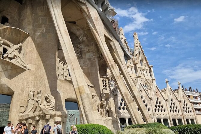 Private Tour Around the Outside of the Sagrada Familia - Customer Satisfaction