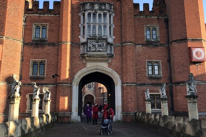 Private Tour Hampton Court Palace by Luxury Sedan - Additional Tips