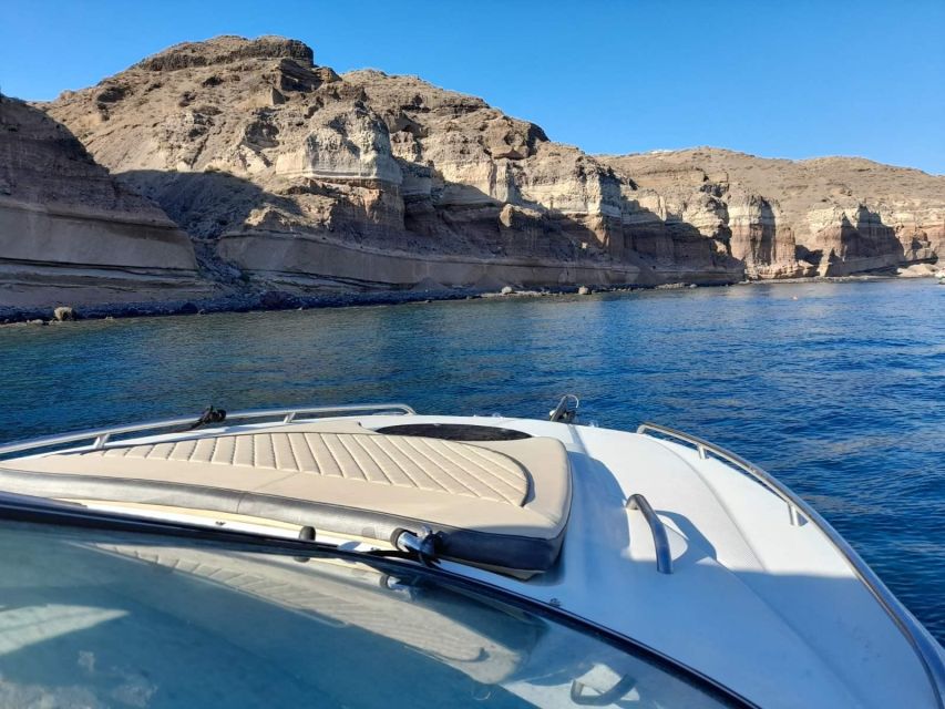 5 santorini luxury private speedboat with food and drinks Santorini: Luxury Private Speedboat With Food and Drinks