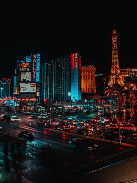 Vegas Highlights: Neon Lights & Desert - Audio Driving Tour - Participant & Date Selection