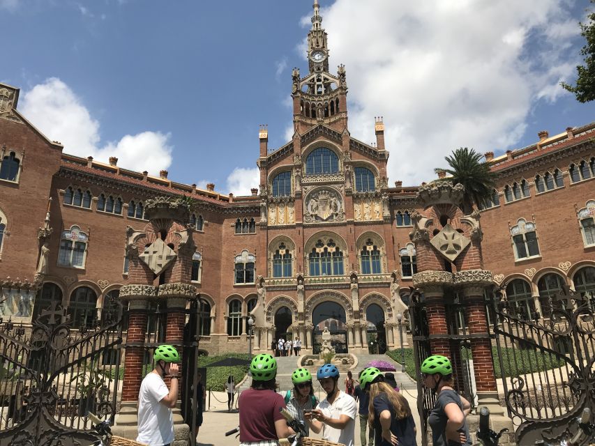 Barcelona: 1.5-Hour Sightseeing Tour by Electric Bike - Tour Itinerary Details