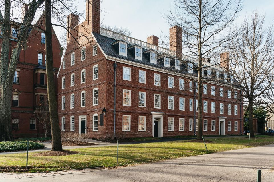 Cambridge: Harvard University Student-Guided Walking Tour - Background