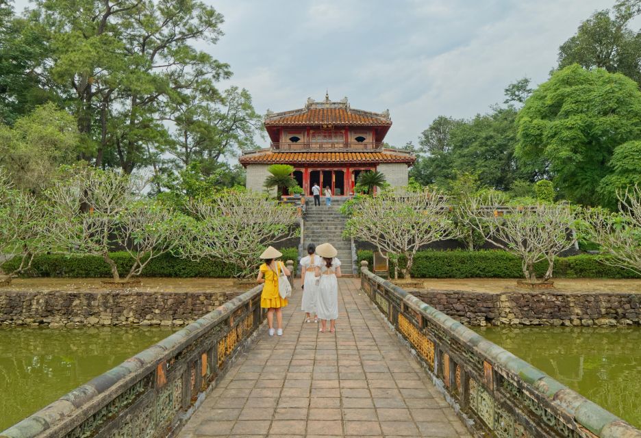 From Hue Dragon Boat to Visit Thien Mu Pagoda, King's Tomb - Khai Dinh Tomb Discovery