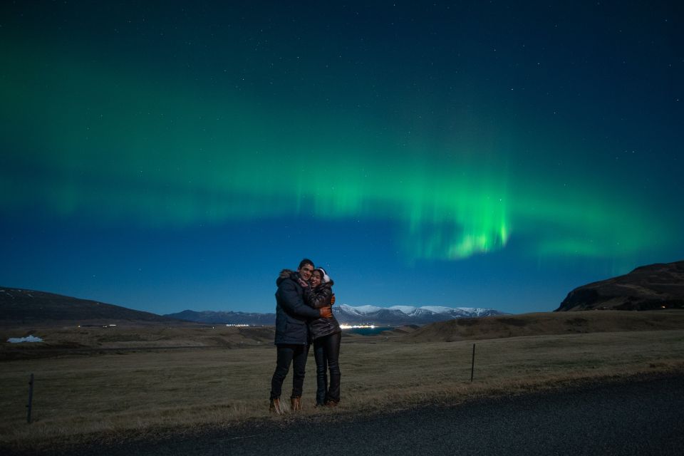 From Reykjavik: Northern Lights Guided Tour With Photos - Guide Services and Amenities