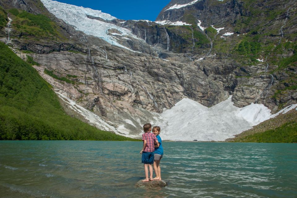 From Vik: Guided Fjord & Glacier Tour to Fjærland - Fjordcruise in Fjærlandsfjord