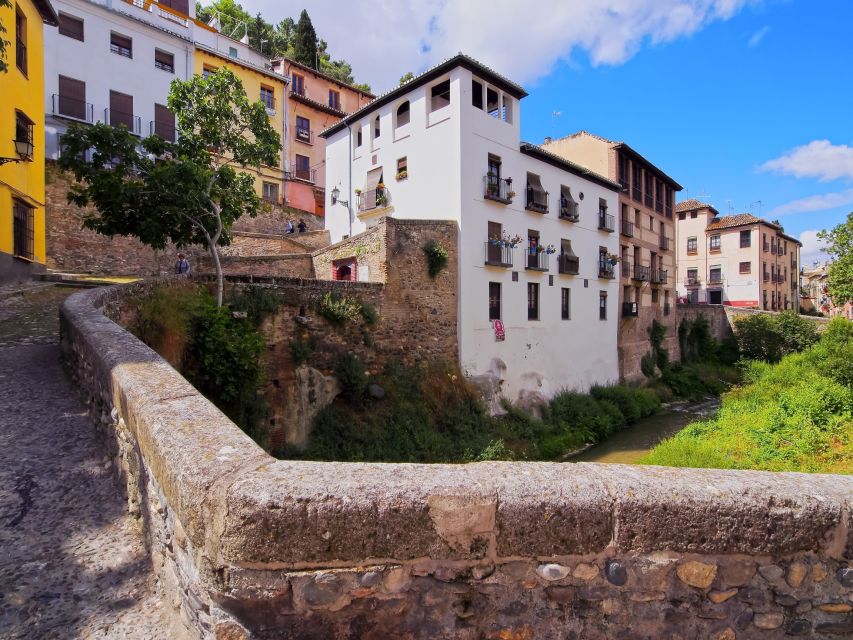 Granada: Cathedra&Royal Chapel & Albaicín Skip the Line Tour - Meeting Points