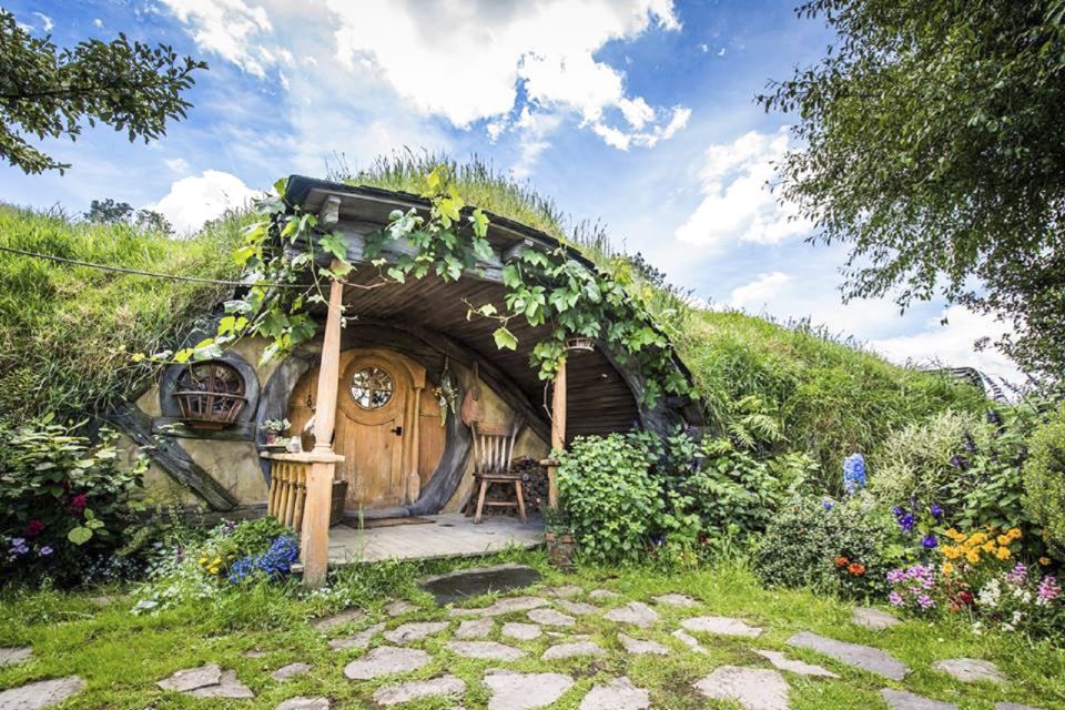 Hobbiton Movie Set & Rotorua Premium Day Tour From Auckland - Transportation Details