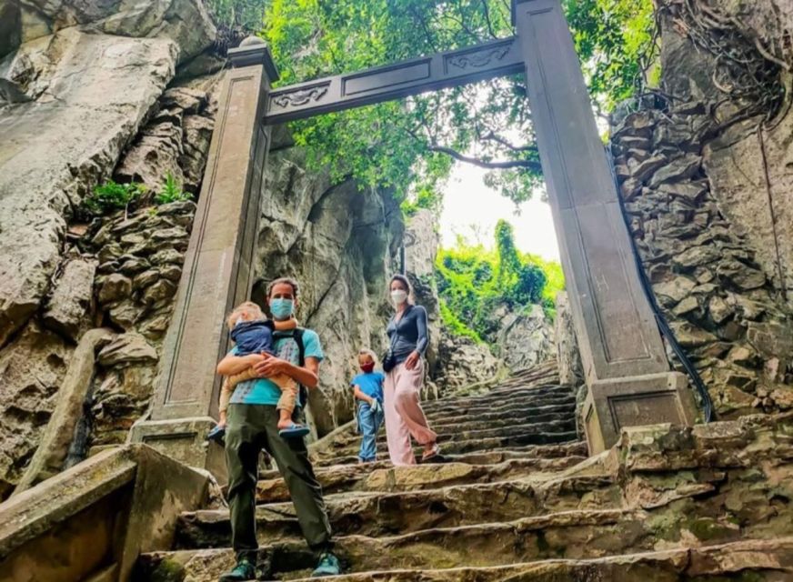 Hoi An/DaNang : Marble Mountain -Monkey Mountain Private Car - Background