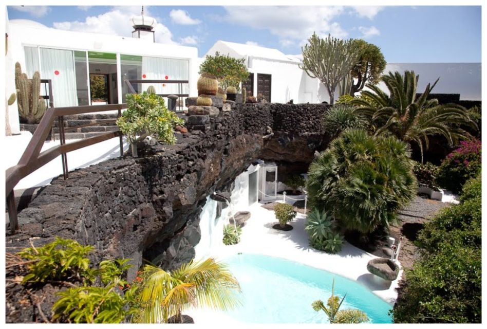 Lanzarote: Full Day Bus Tour With Scenic Views - Duration and Languages