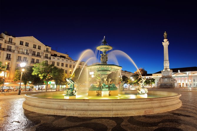 Lisbon City by Night & Fado Show With Dinner - Tour Guides and Interactions