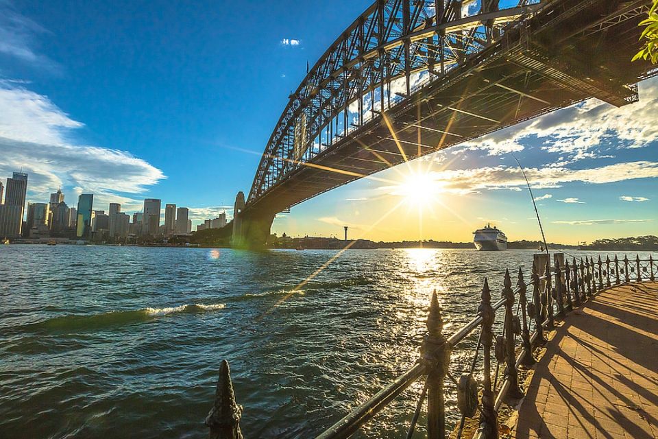 Lunch Cruise With Live Jazz on Sydney Harbour - Onboard Experience