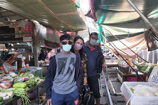 Mae Klong Railway, Amphawa Floating Market Day Tour From Bangkok - Customer Reviews and Ratings
