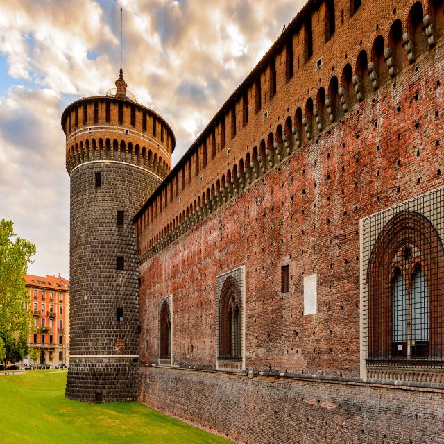 Milan: Old Town and Top Attractions Private Tour by Car - Booking and Cancellation