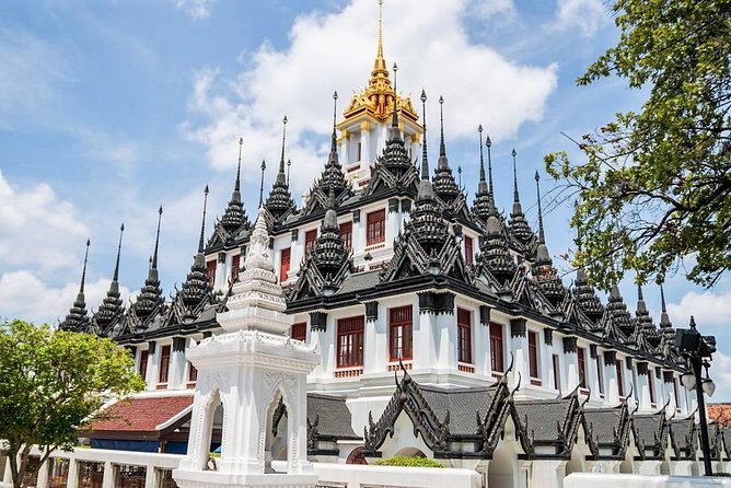 Old Town City Tour of Bangkok With Wat Suthat, Wat Saket & Wat Ratchanadda - Common questions