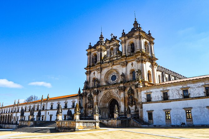 Private Tour to Nazaré and Alcobaça, Giant Waves and a Monastery - Nazaré: Giant Waves