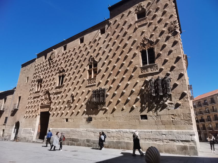 Salamanca: Monuments and Landmarks Guided Walking Tour - Directions
