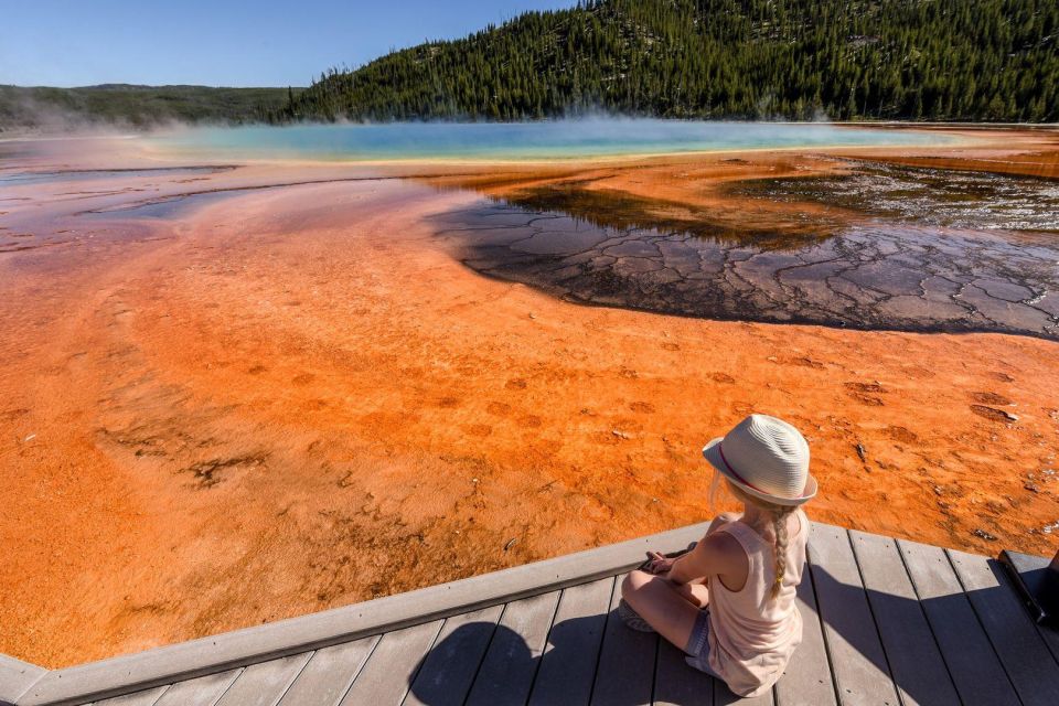 Yellowstone: Self-Driving Audio Tour From West Entrance (EN) - Common questions