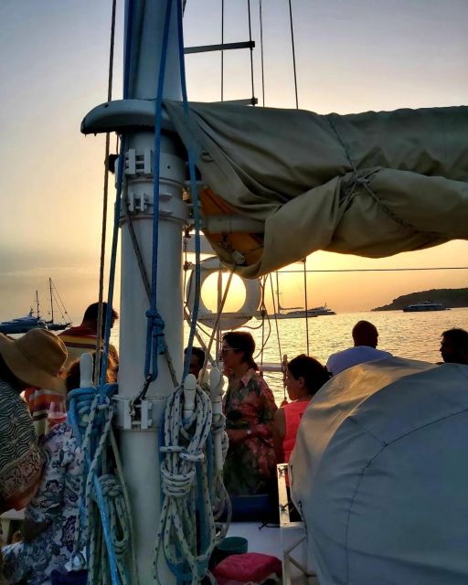 Athens: Retro Glam Sunset Cruise With Wine, Snacks & Music - Important Information