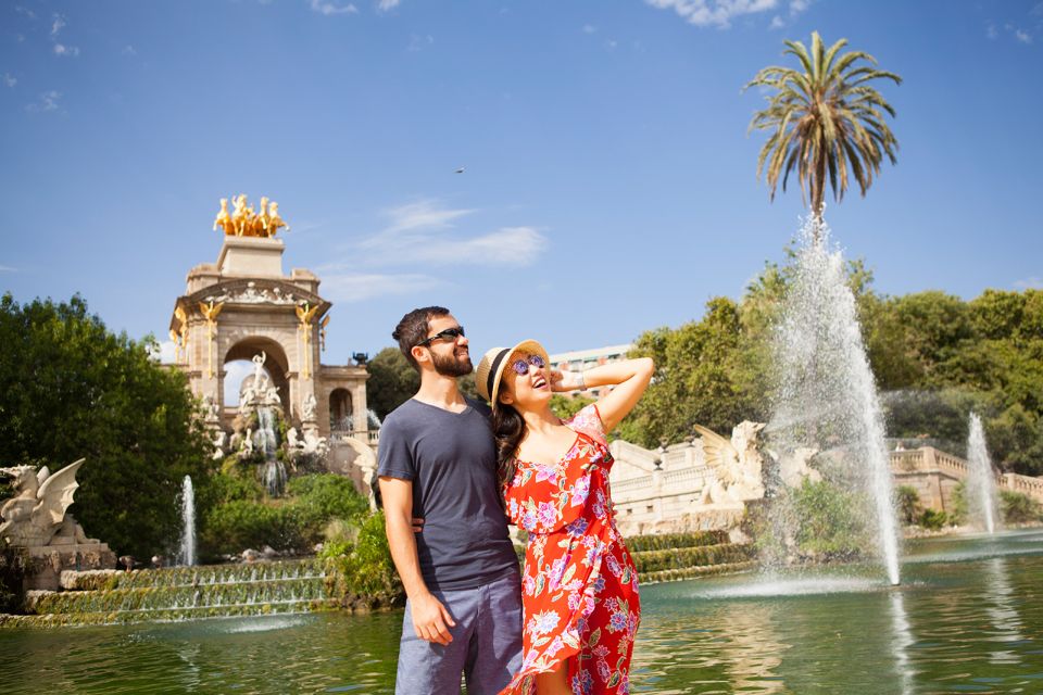 Barcelona: Photoshoot Tour Old Town - Meeting Point