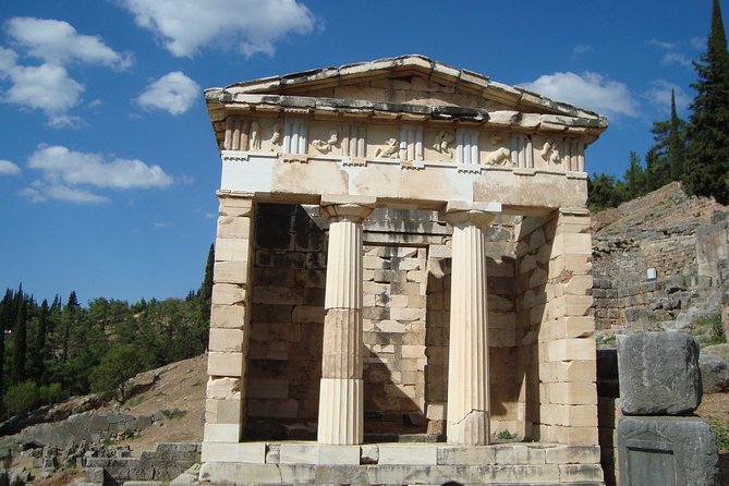 Delphi & Hosios Loukas Arachova Full Day Private Tour 8 Hours - Common questions