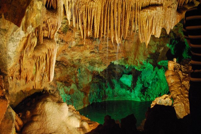 Fatima and Limestone Caves - Christianity and Speleology - Guided Tours for Insightful Journeys