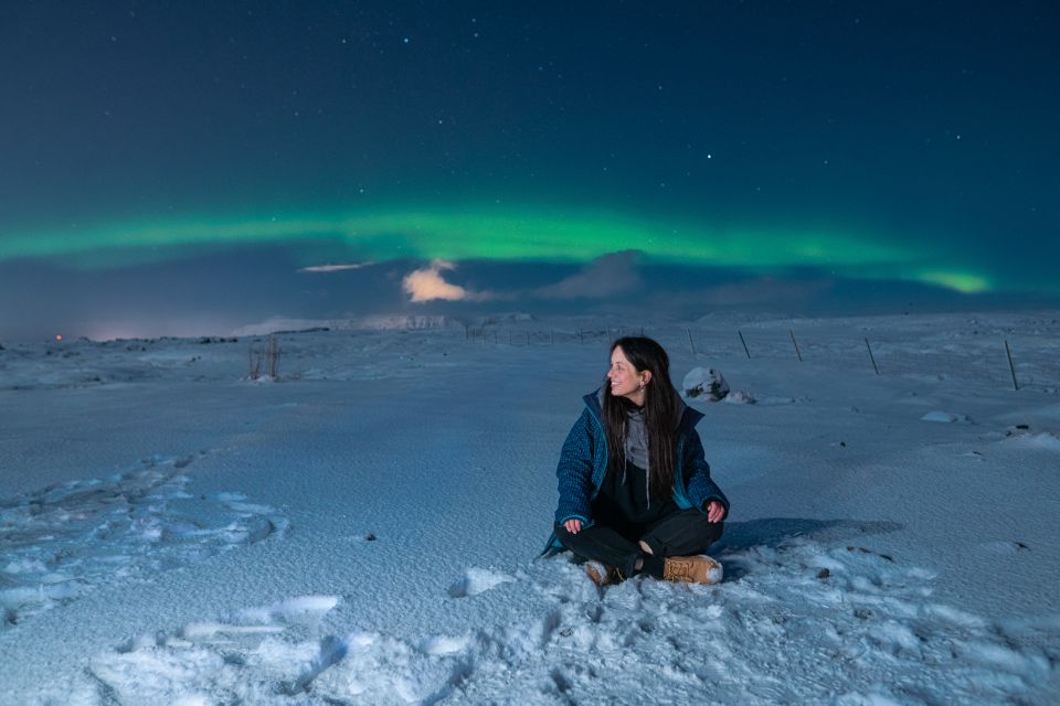 From Reykjavik: Northern Lights Guided Tour With Photos - Photography and Souvenir Options