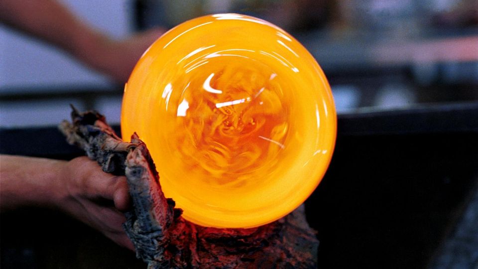 Glass Blowers, Art Galleries and Medieval Villages - Artistic Heritage Tour