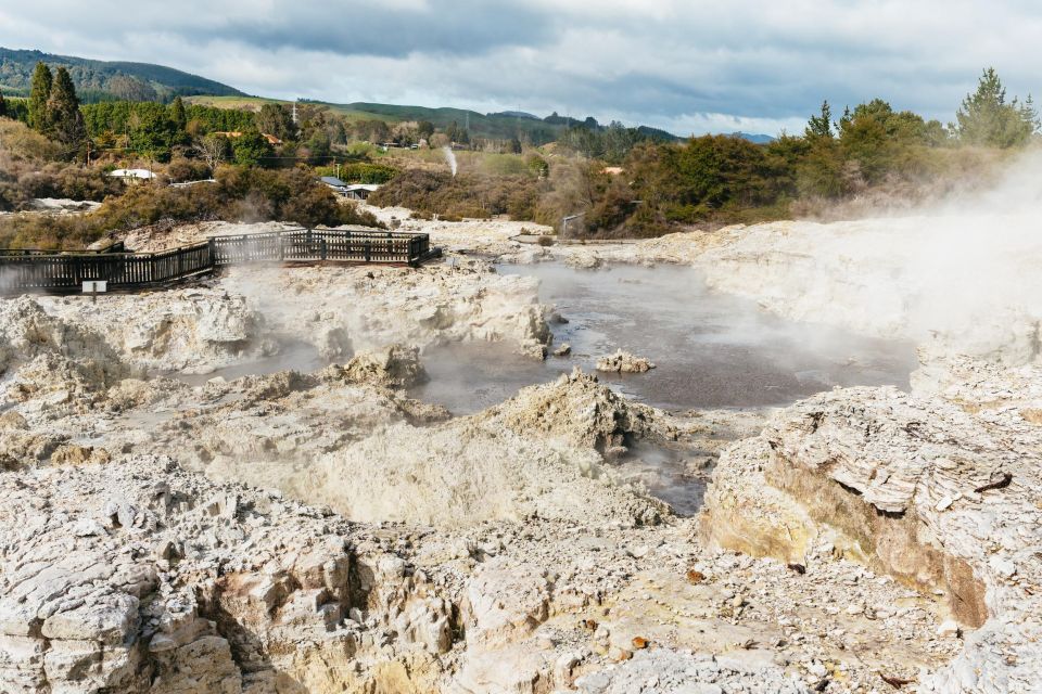 Hells Gate Mud Bath and Sulphur Spa Experience - Key Points