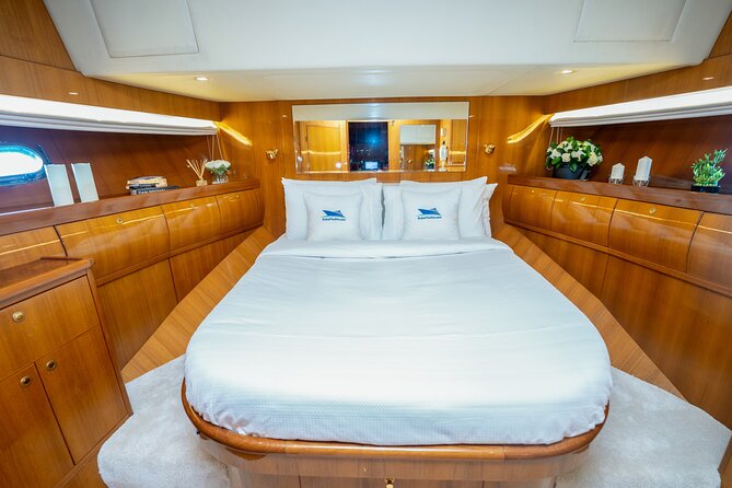 Luxury Yacht Rental - Numarine 80ft Dubai Yachts - Last Words