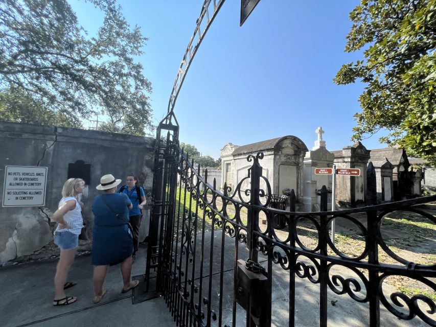 New Orleans : Garden District Architecture Walking Tour - Common questions