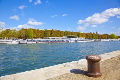 Paris: Sightseeing Cruise on the Seine With 3-Course Lunch - Common questions