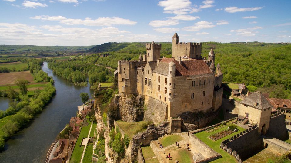 Sarlat-la-Canéda: Cave and Castle Private Tour - Common questions