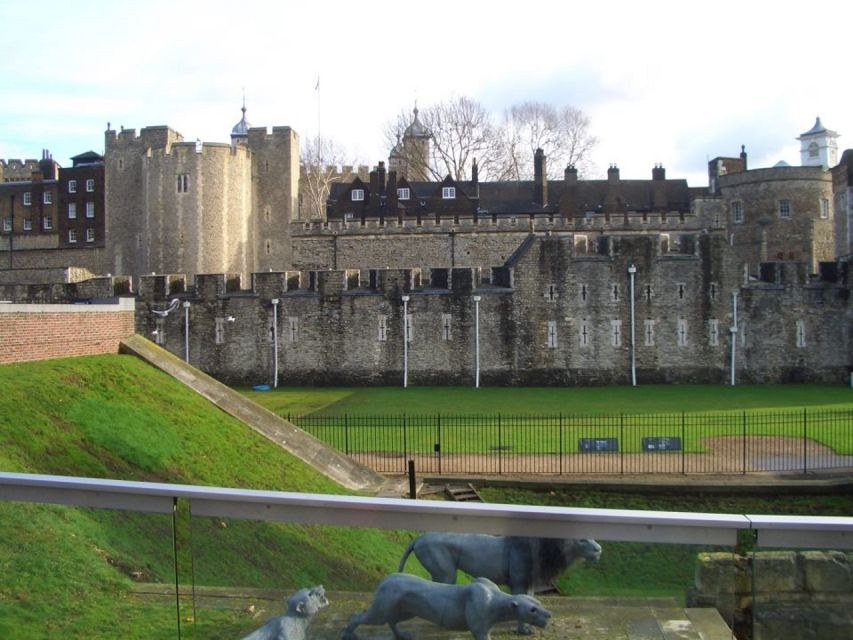 Tower of London Kid-Friendly Private Tour - Customer Reviews and Testimonials