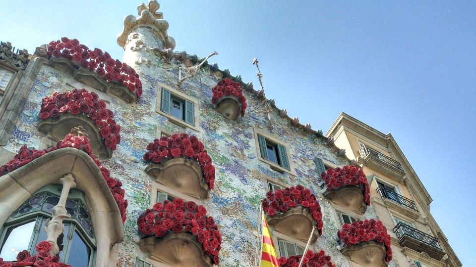 Barcelona: Evening Walking Tour in the Gaudi Area With Tapas - Last Words