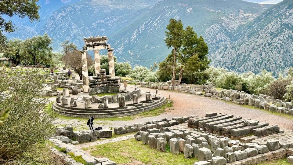 Delphi Navel Of Earth Hosios Loukas Full Day Private Tour - Customer Reviews