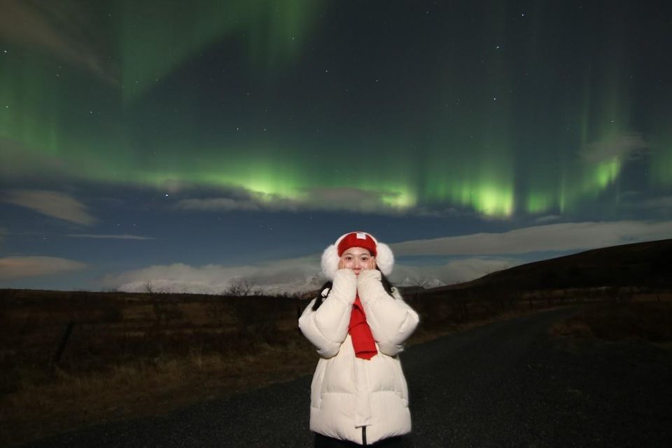 From Reykjavik: Northern Lights Tour With Hot Cocoa & Photos - Photography Opportunities