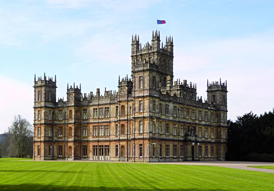 London: Downton Abbey Countryside Black Taxi VIP Tour - Common questions