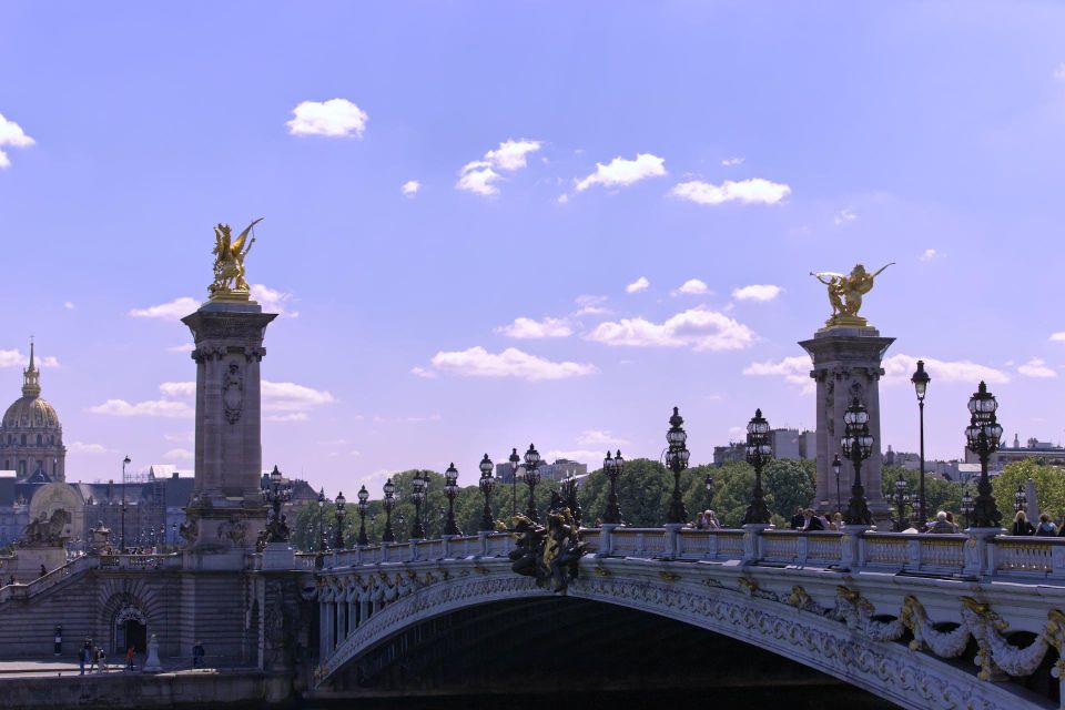 Paris : Audio Guided Tour of the Bridges of Paris - Common questions
