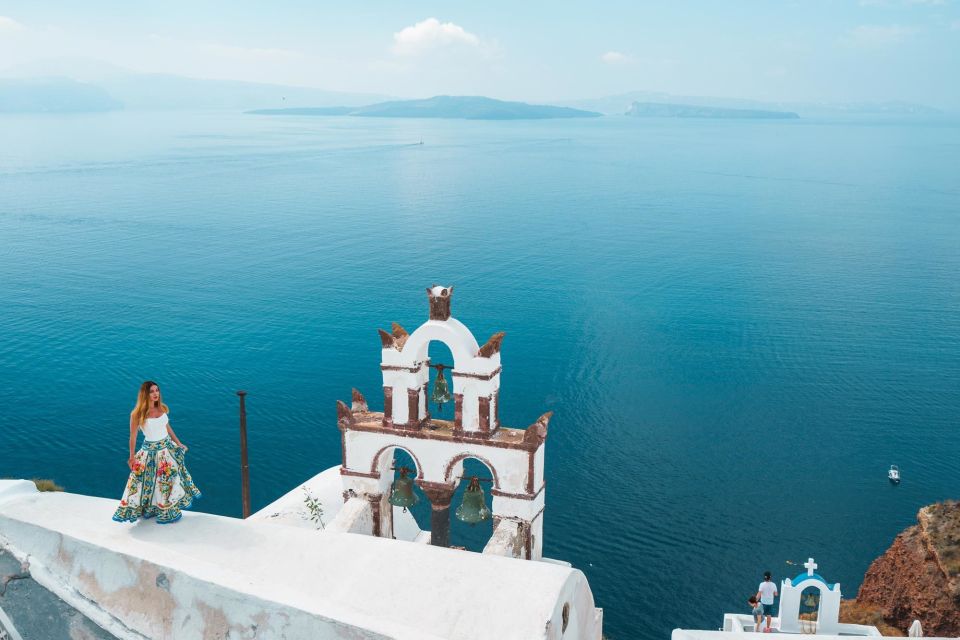 Tour Santorini With a Professional Photographer - Common questions