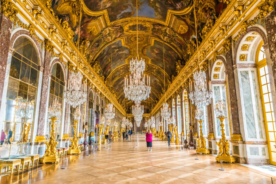 Versailles: Versailles Palace Guided Tour & Gardens Option - Meeting Point Details