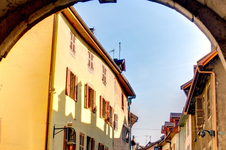 Annecy: First Discovery Walk and Reading Walking Tour - Tour Details