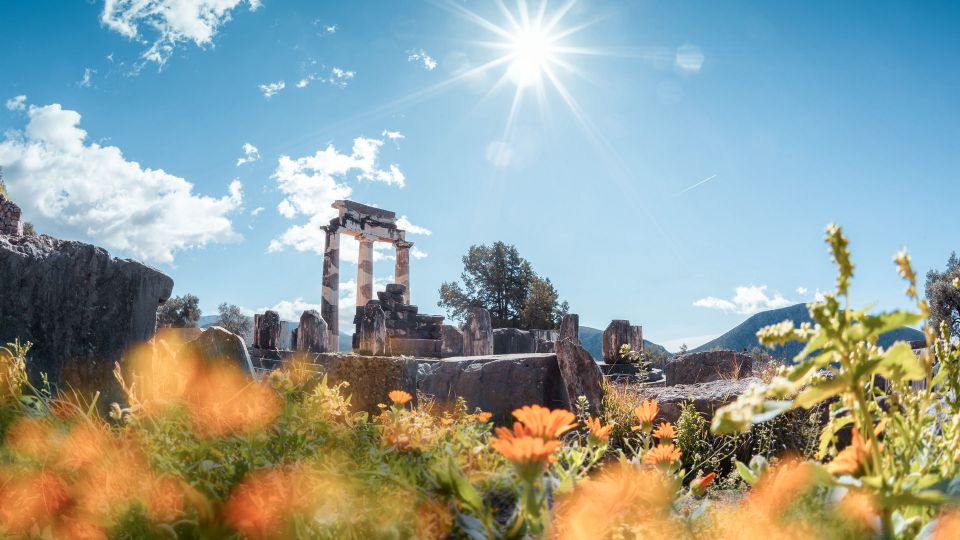 Athens: Delphi, Corycian Cave, and 300 Battlefield Day Trip - Key Points