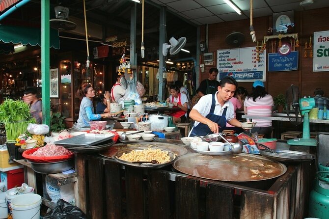 Bangkok by Night Tuk Tuk Tour: Markets, Temples & Food - Key Points