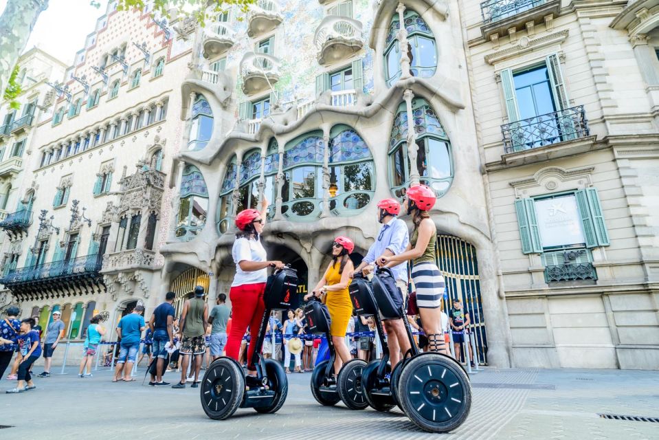 Barcelona: 2,5h Gaudí Segway Tour - Key Points