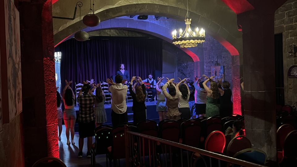 Barcelona: Flamenco Show With Optional Sangria Workshop - Key Points
