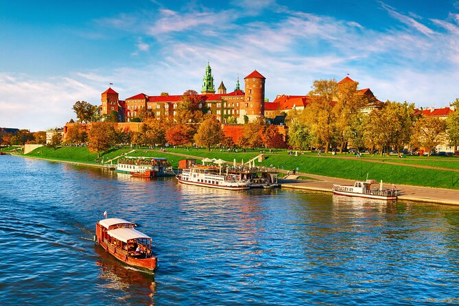 Bike Tour of Krakow Old Town, Top Attractions and Nature - Key Points